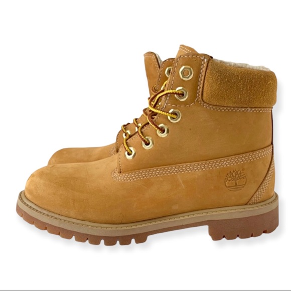 Boy's Timberland Fur-Lined Nubuck Boots Size 5.5 - Picture 3 of 7